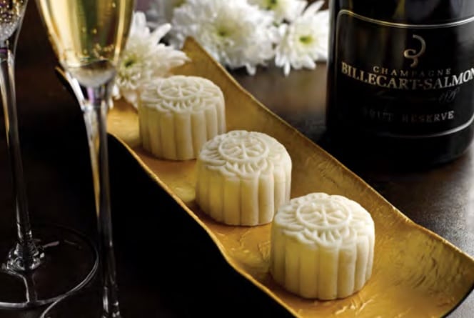 Snow-Skin-Champagne-Truffle-and-Ganache-Mooncake